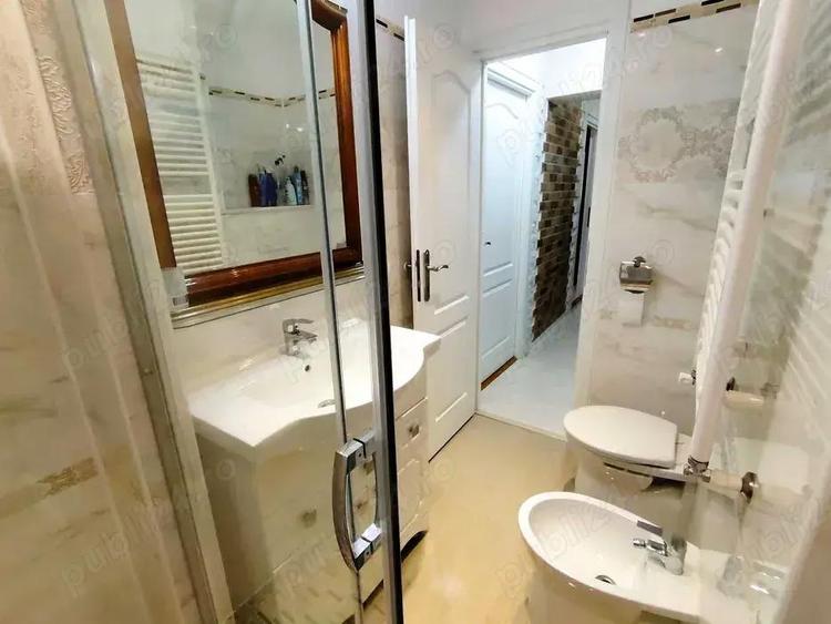 Apartament 3 camere lux ,etaj: 2din4, decomandat,central - 10