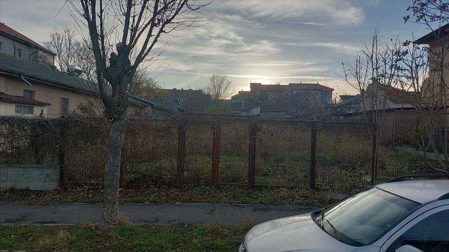 TECHIRGHIOL - CENTRU PRIMARIE TEREN 760 MP. IDEAL  PENSIUNE, BLOC, URBANISM P+2 - 6