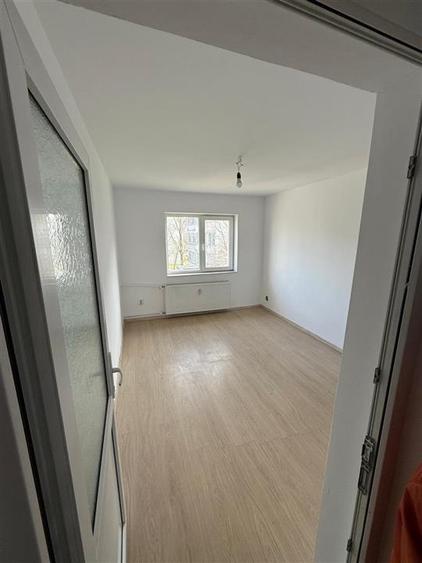 Apartament 2 camere Semidecomandat Podu Ros - 1