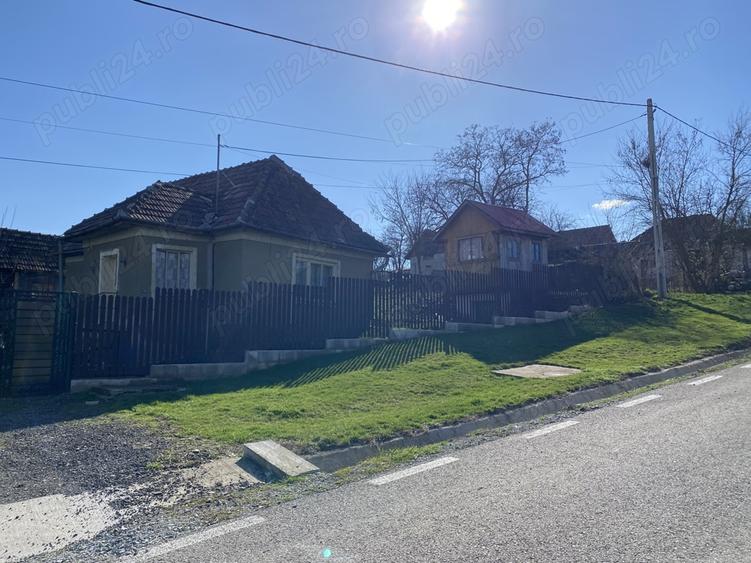 Casa demolabila (nelocuibila)de vanzare la tara com Mociu - 5