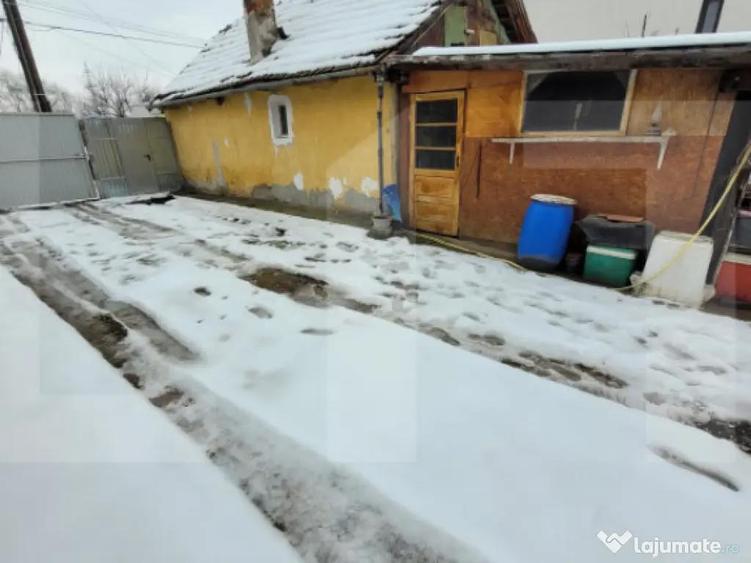 Casa de vanzare, 40 mp, teren 480mp, zona Plopi - 5