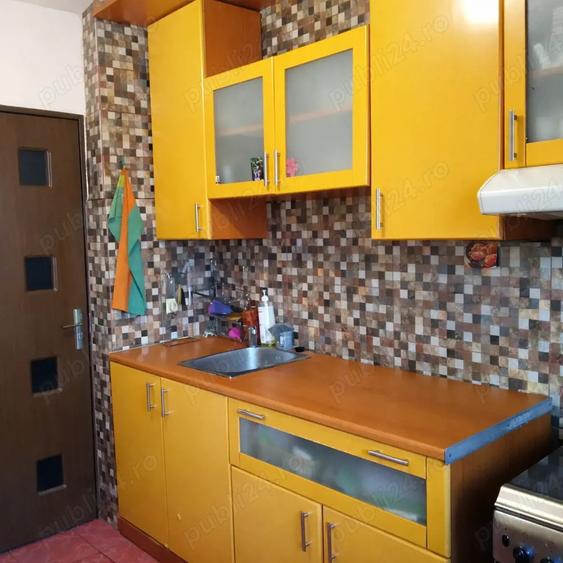 Apartament 2 camere decomandat 48 m Calea Vitan vedere lini?tita etaj 1 - 3