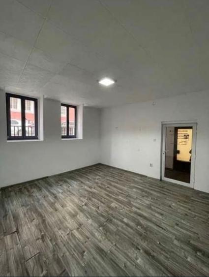Spatiu Comercial / Birou,  25 MP, Ultracentral - 1