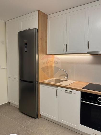 Apartament de inchiriat 3 camere plus Garaj complet RENOVAT - 2