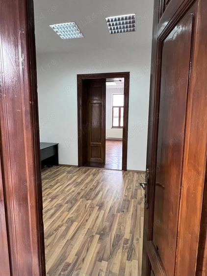 Proprietar inchiriez apartament in zona centrala - 2