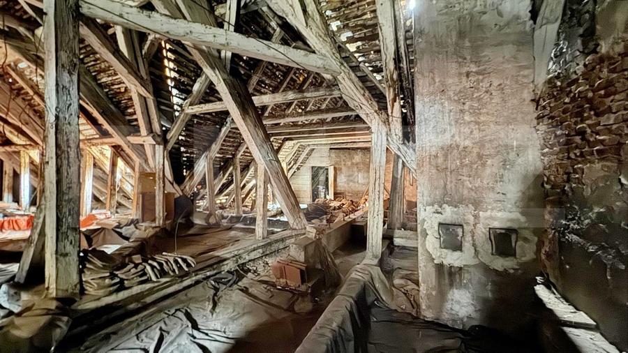 Pod spaitos, transformabil in apartamente, 285 mp, Piata Sfatului - 7