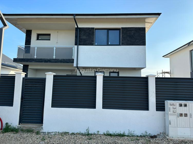 Casă de vânzare Com. Berceni – 5 camere, 3 băi, teren 400 mp+terasă