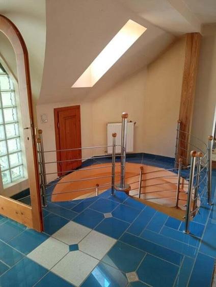 CASA 6 camere CU MANSARDA cu un design deosebit si o arhitectura futurista - 16