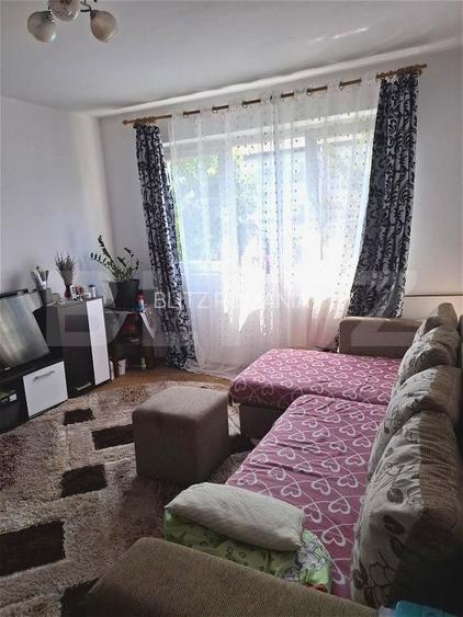 Apartament cu 4 camere, etaj intermediar, semidecomandat, zona Dacia Apartament cu 4 camere, etaj intermediar, semidecomandat, zona Dacia