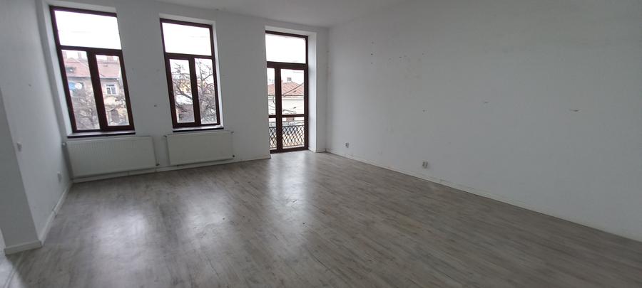 Apartament in Vila Calea Calarasi 132 etaj 1 + mansarda acces curte interioara - 2