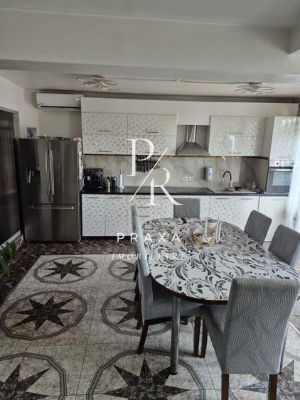 Dupex de vanzare transformat in 2 apartamente zona Metro! - 2