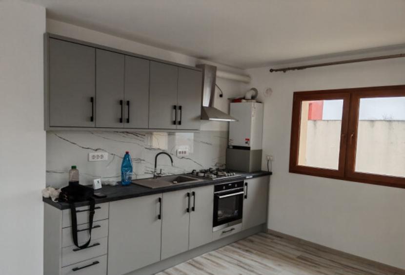 Inchiriez casa cu 3 apartamente Iasi zona Bucium - 1