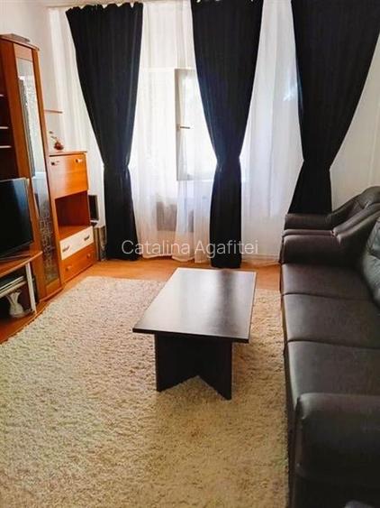 Apartament 2 camere, decomandat, parter inalt. Zona Racadau