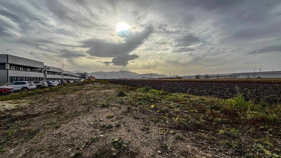 Teren industrial, intravilan, cu utilitati, Stupini, 11.600 mp - 8