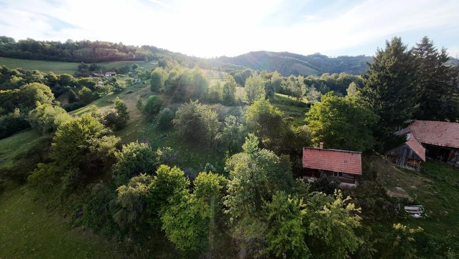 Teren cu intravilan de 3477 mp cu priveliste deosebita - 2