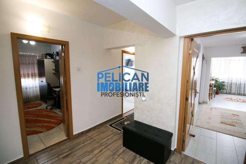Apartament cu 4 camere decomandat, mobilat în Central