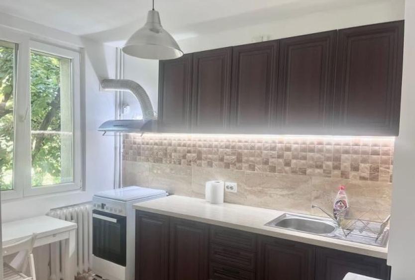 Apartament cu 2 camere decomandat, mobilat în Politehnica