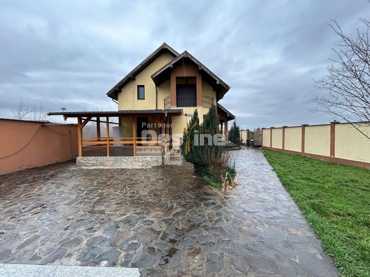 Casa cu piscina Fermelor 840mp teren  285.000€ - 3