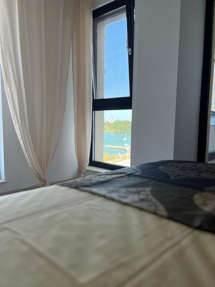 Vedere Frontala la Lac -- PRIMA INCHIRIERE -- Apartament Premium cu P. Subterana - 13