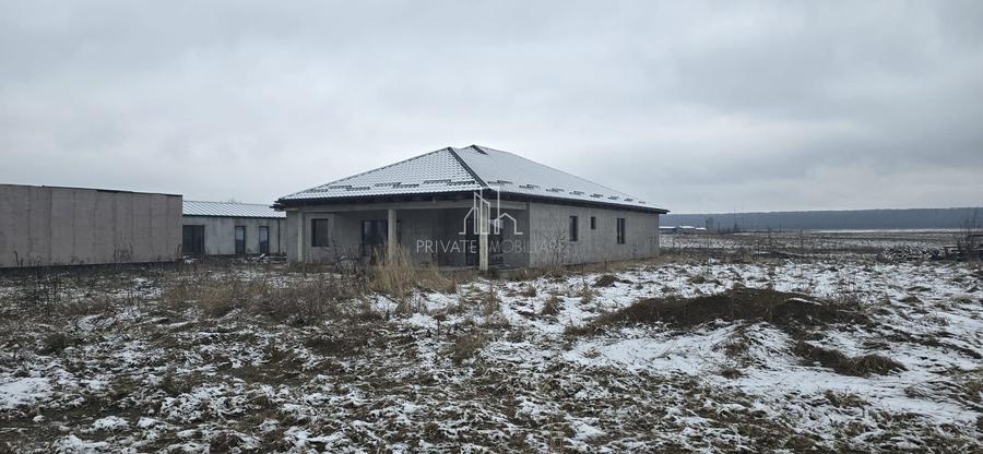 Casa 283 Mp/ Teren 835 Mp, Nou Construita, Solovăstru, Zona Reghin - 2