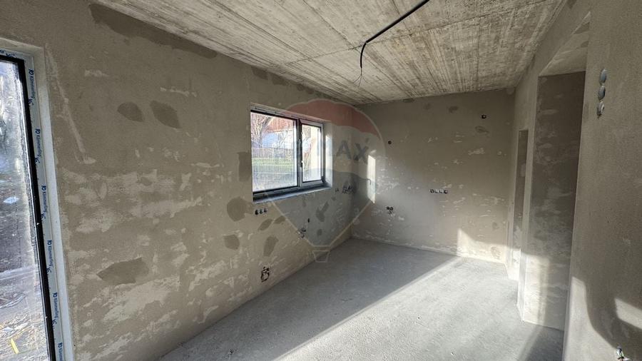 Casa noua de vanzare in zona Parcul Mare (Regina Maria)-semifinisata - 5