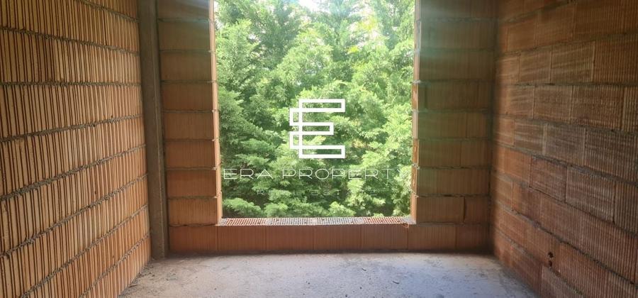 Apartament 2 camere + gradina 50 mp, la cheie , Cristian - 4