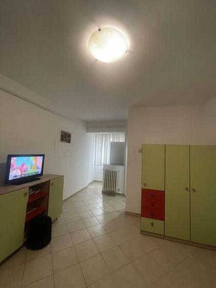 Inchiriez garsoniera langa policlinica nicolina - 1