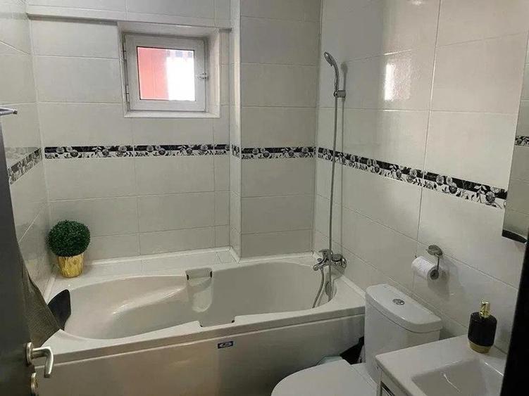 Apartament 4 camere, decomandat, etajul 2/8, zona Cug - 6