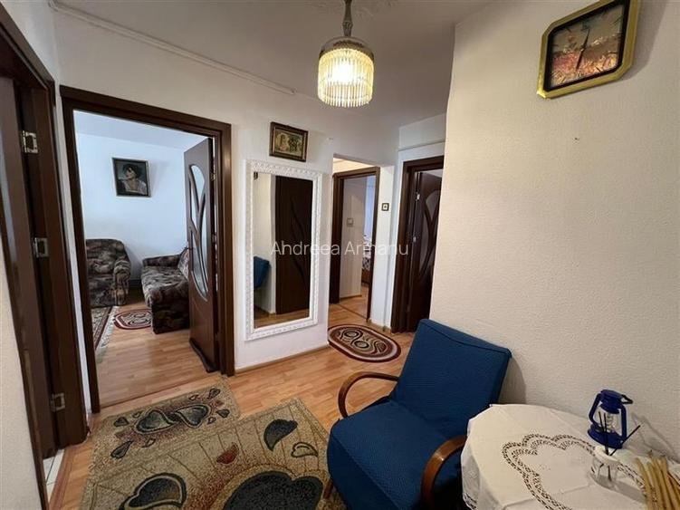 Apartament cu 3 camere decomandat - 70 mp - Zona Adriatica, Str. Aleea Visinului