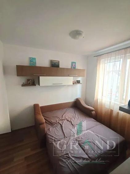 Apartament cu 3 camere semidecomandat, mobilat în Iris