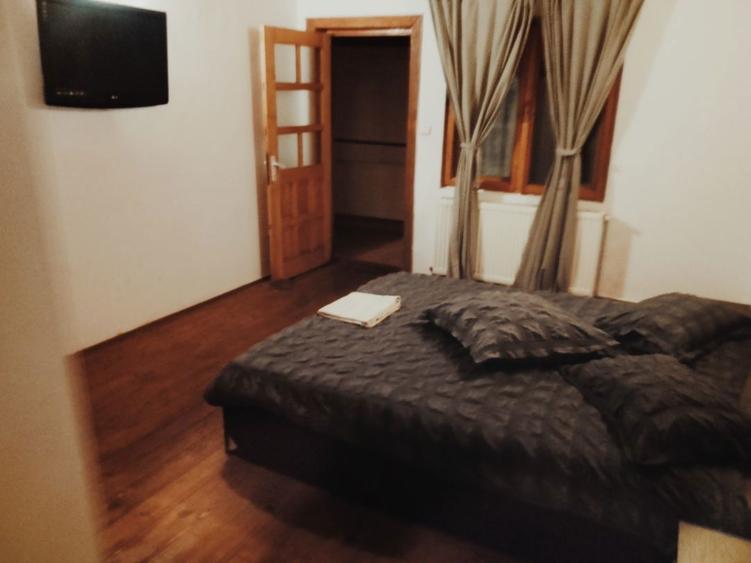 Inchiriez vila Paste - 1