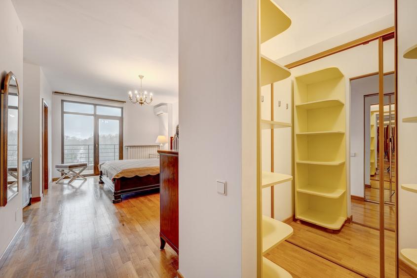 Fully detached family apartment | 242 sqm usable | 92 sqm living/ 41 sqm terrace - 7