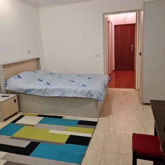 Garsoniera, etajul 7/9, zona Podu Ros - 1