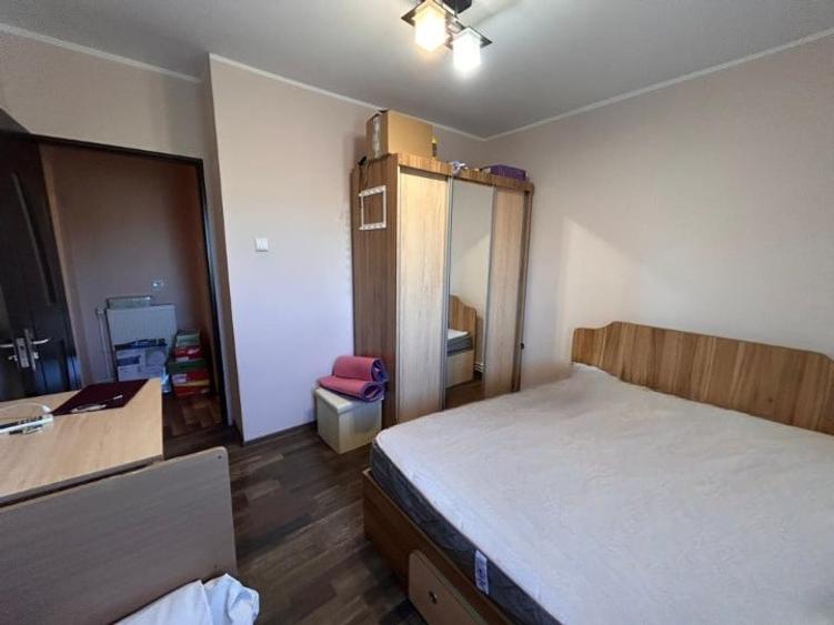 Apartament cu 2 camere decomandat, mobilat în Radu Negru
