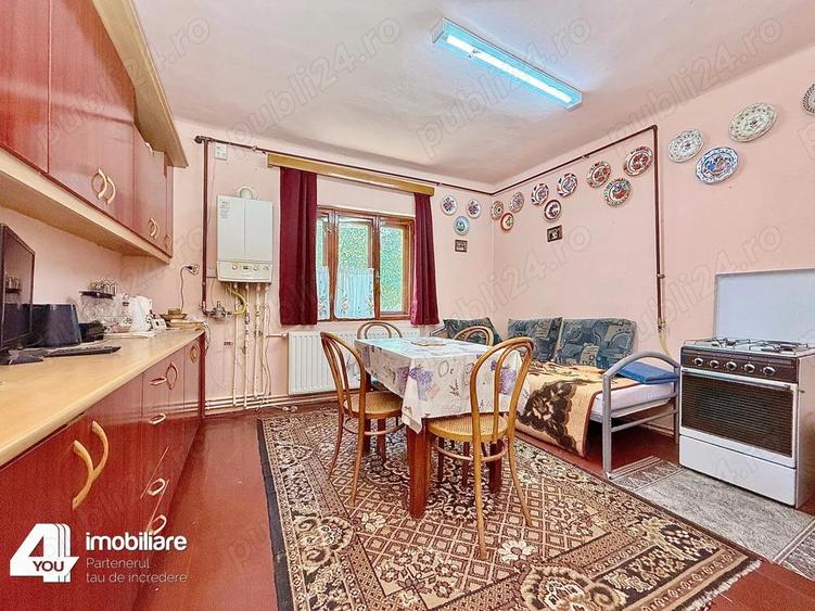 Casa 4 camere in Ineu str.Octavian Goga, teren 1079 mp pe col? - 3