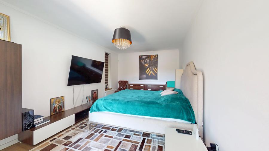 Imobil  de lux pe malul lacului cu ponton, complet mobilat si utilat - 24