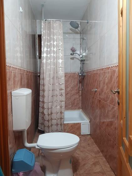 Inchiriez Camera la vila Copou sau etajul intreg cu patru camere - 1