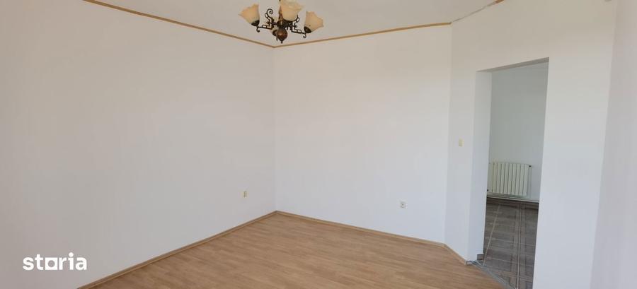 Casa S+P+1, pretabil si pentru birouri + Graj/Service auto in curte - 6