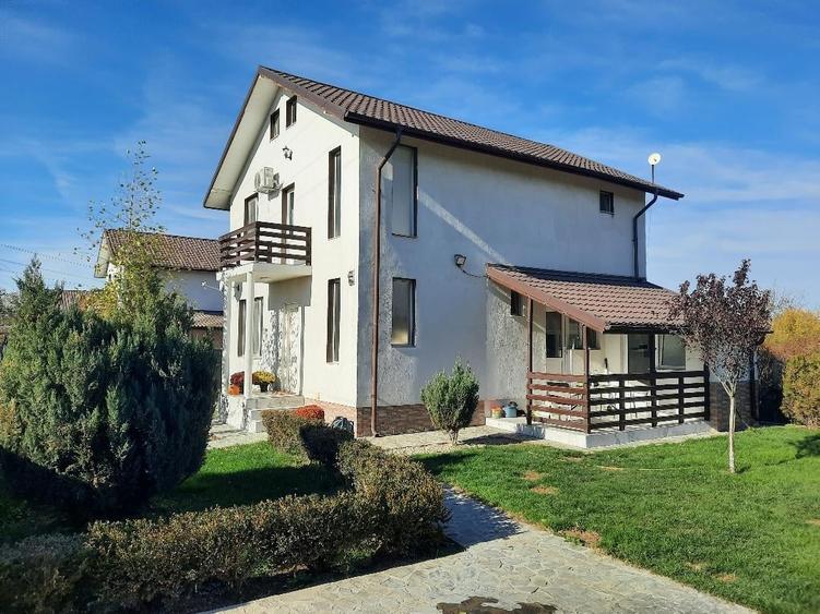 FARA COMISION in Bacu aproape asfalt casa gata mobilata cu 4 camere P+1+pod 560m - 1