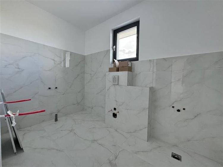 VILA IN CORBEANCA - OSTRATU // CURTE 364 MP // 5 CAMERE - 28