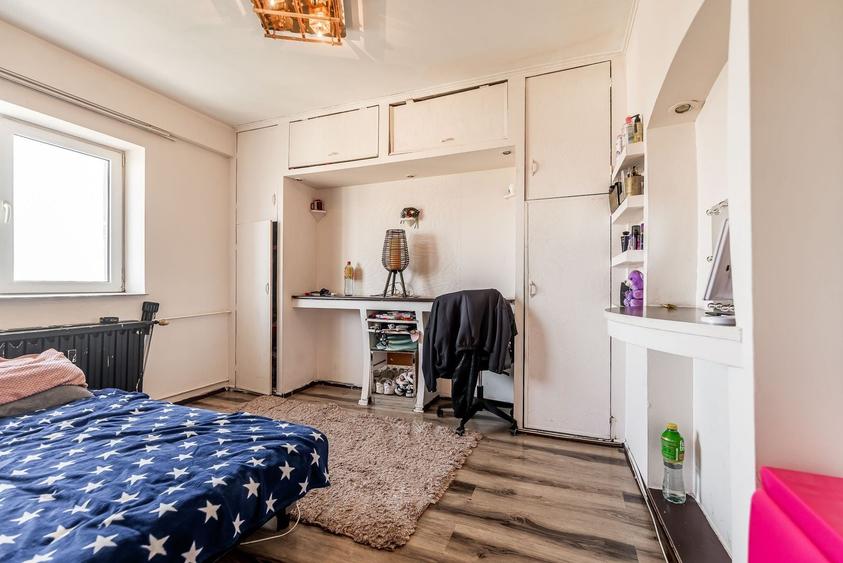 Apartament cu 5 camere semidecomandat în Micălaca