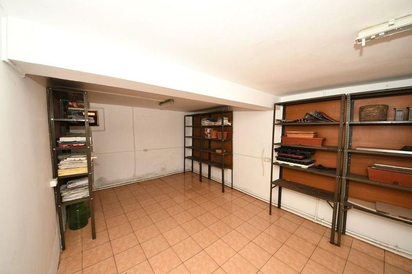 Vila spatioasa, constructie solida, zona micro 17 - Galati - 19