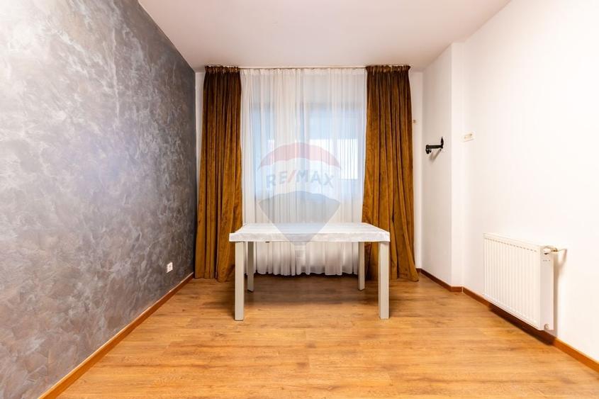 Apartament cu 4 camere si gradina proprie de vanzare/ str.  Amurgului - 17