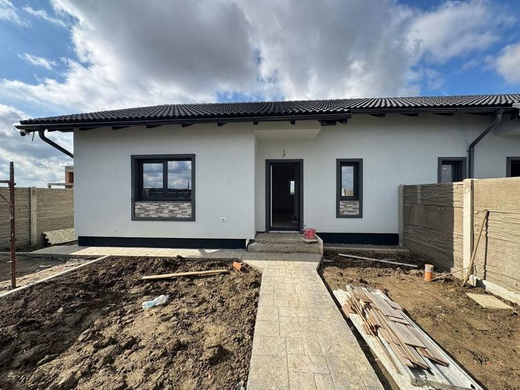 Duplex pe parter cu 3 camere 112.000 - 1