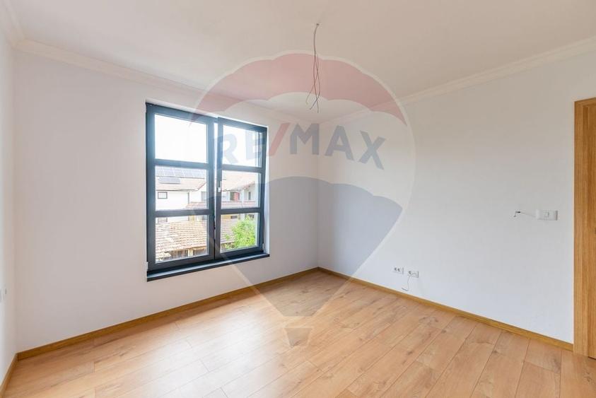 Apartament cu terasă și 2 parcări - Complex nou central - 9