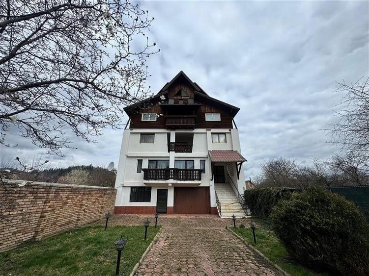 Doua case de vanzare, teren 800 mp, Zarnesti, Brasov - 1