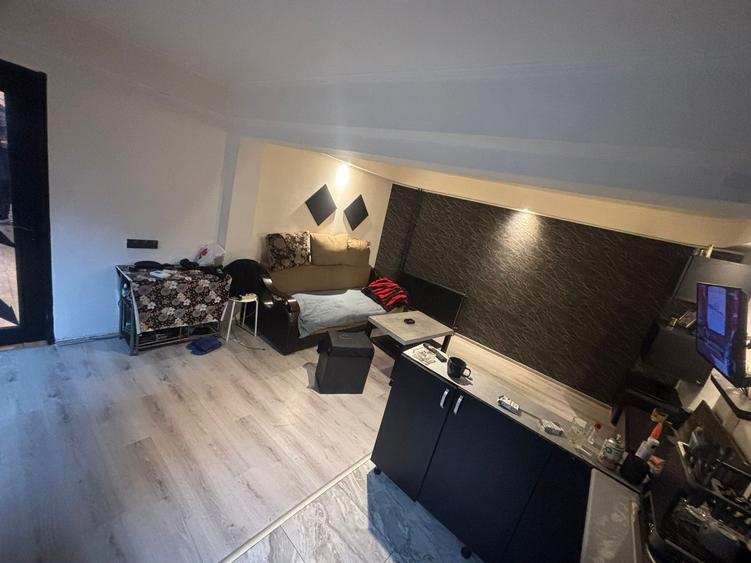 Casa de vanzare cu 4 camere (P+M) in zona Cartier 23 August-Hala Laminor - 3