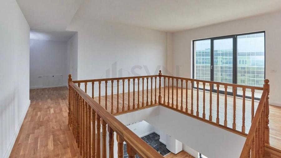 Apartament cu 4 camere decomandat în Pipera