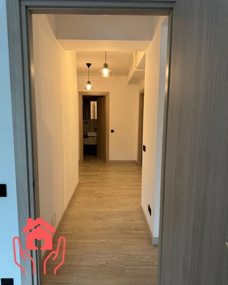 Apartament cu 3 camere semidecomandat, mobilat în P-ța Alba Iulia