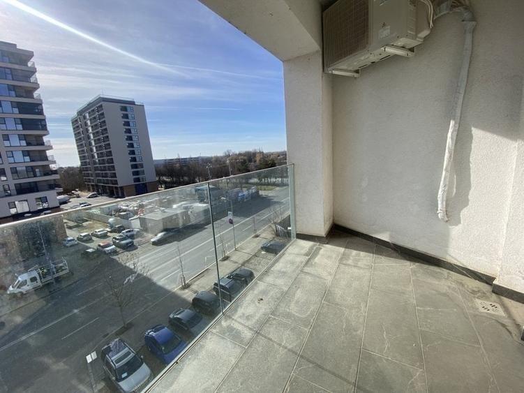 Apartament cu 4 camere decomandat, mobilat în Sisești